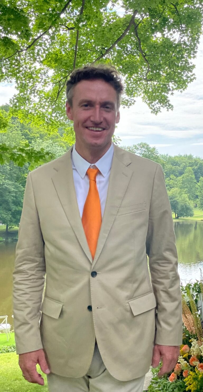 Dr. Jonathan Leusden, DC